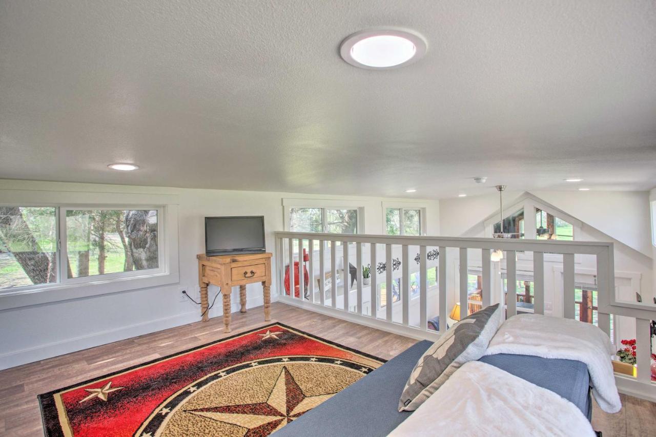Cozy Mckinney Tiny Home With Porch And Fire Pit! Dış mekan fotoğraf