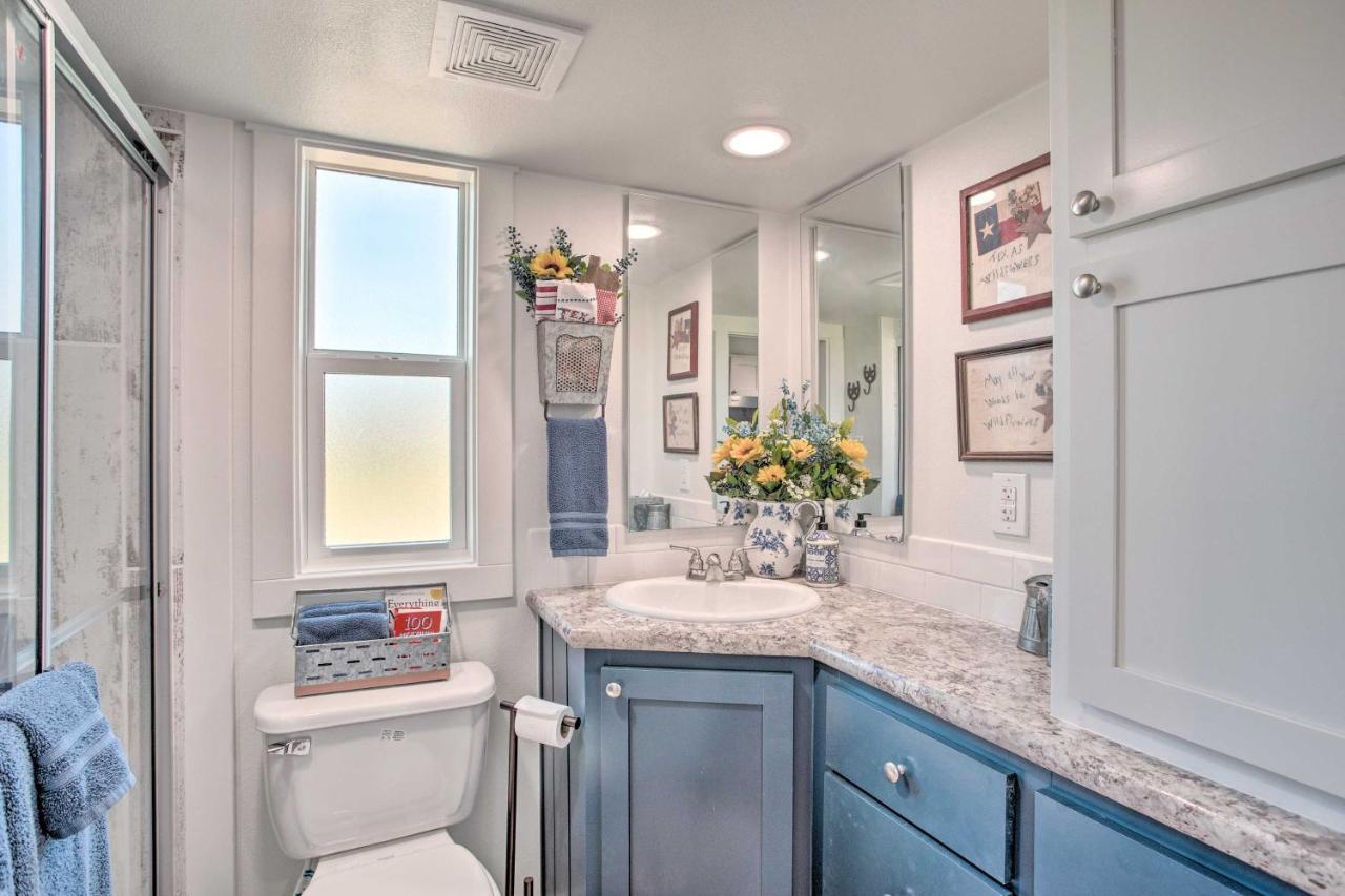 Cozy Mckinney Tiny Home With Porch And Fire Pit! Dış mekan fotoğraf