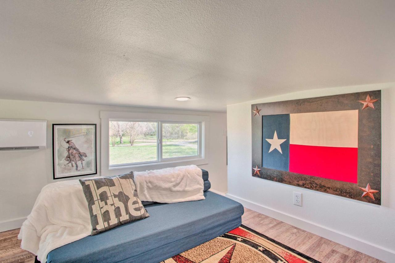 Cozy Mckinney Tiny Home With Porch And Fire Pit! Dış mekan fotoğraf